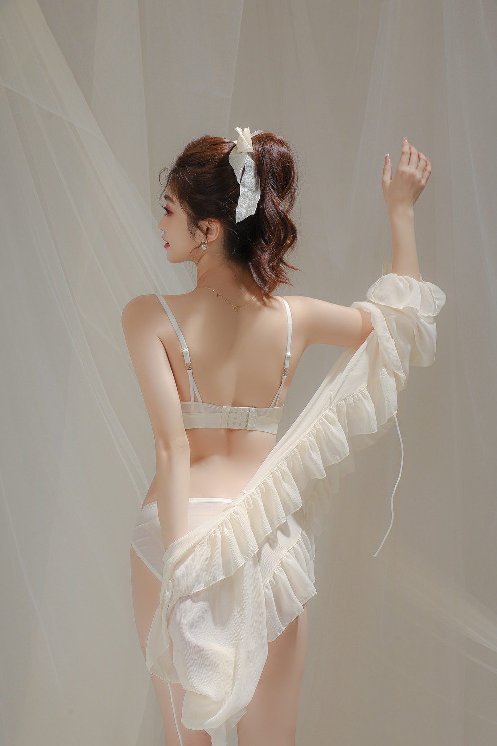 白纱花床